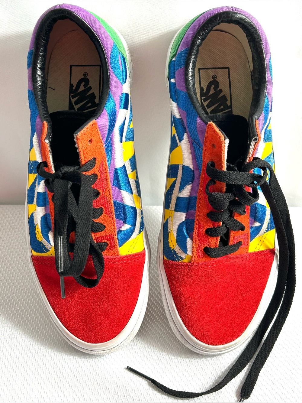 Vans Women’s size 7.5 US Multicolored Canvas Low Ankle Lace Up Sneakers